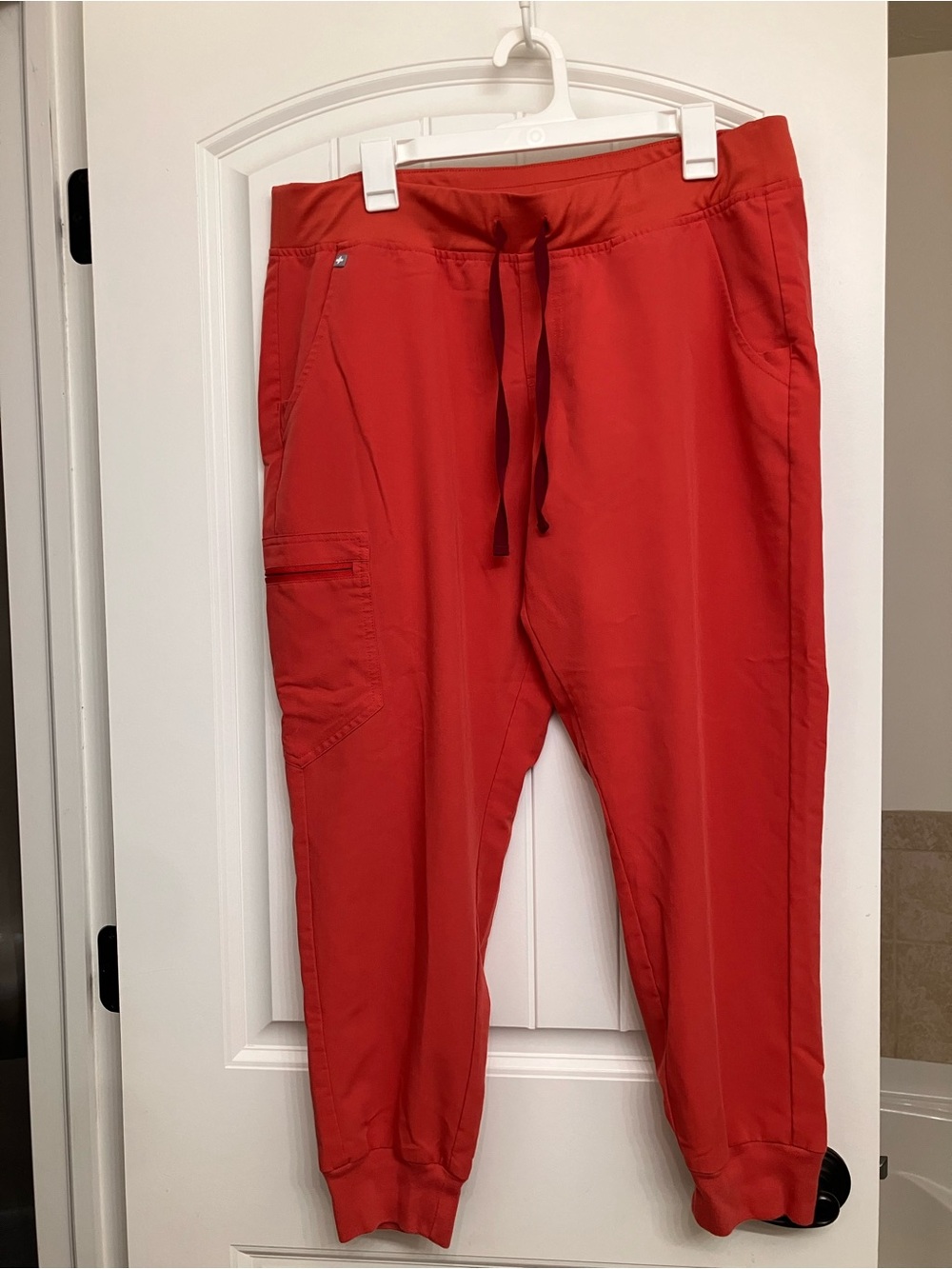 Figs coral Jogger Track Pants